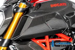 Cache tube à air côté gauche brillant Diavel 1260